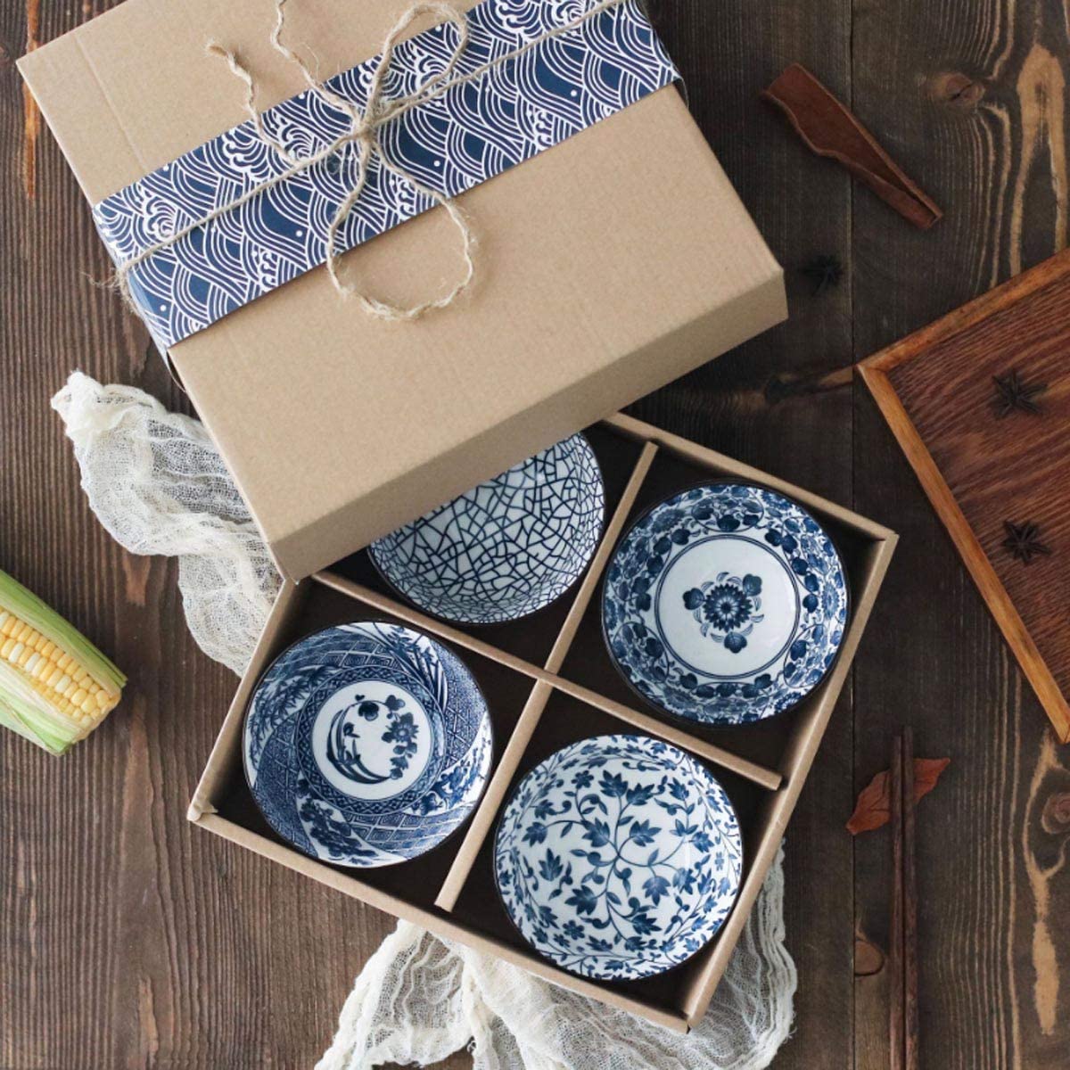 Set of 4 Porcelain Japanese Bowls W Gift Box